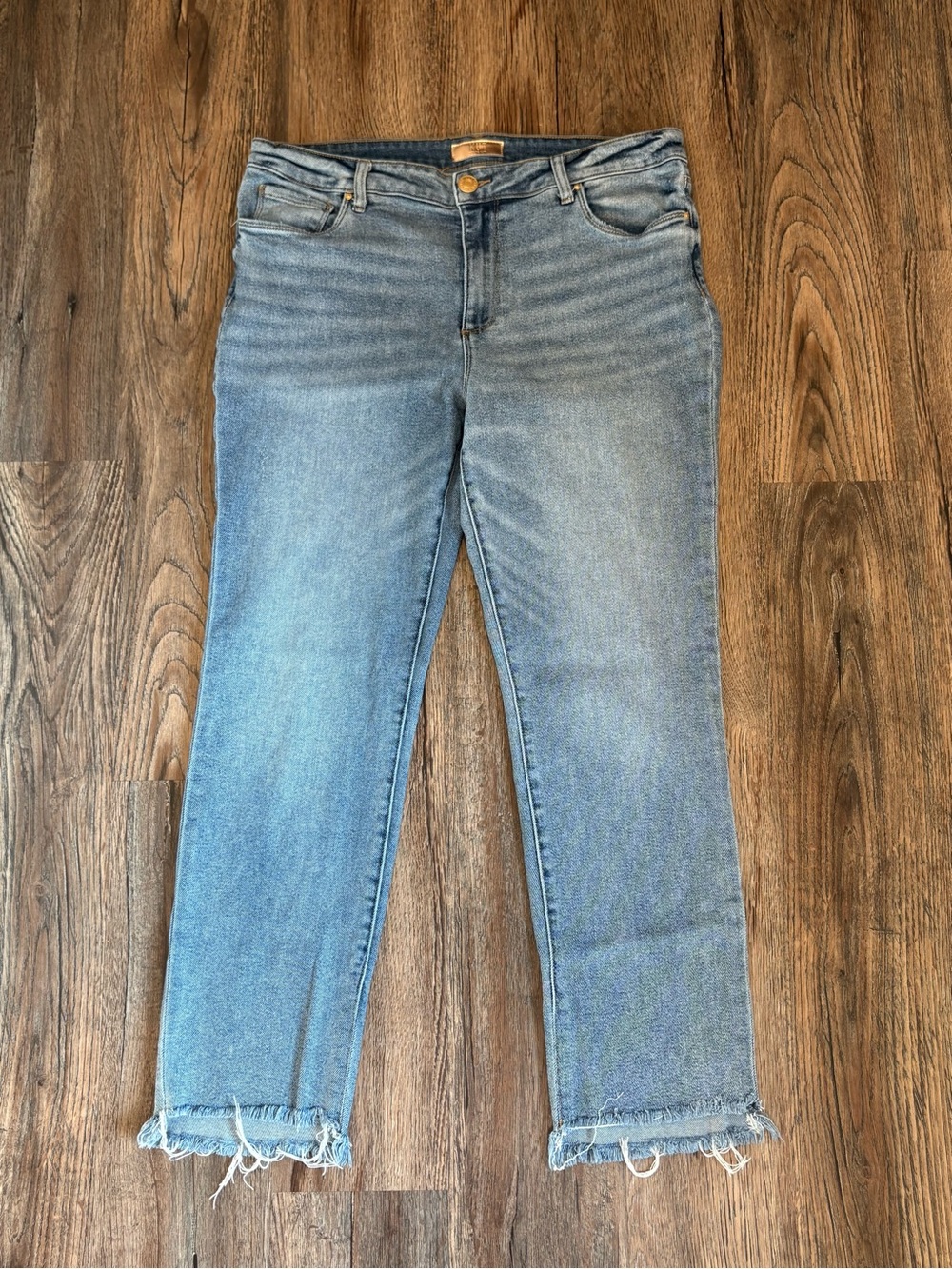 Kut from the Kloth Light Blue Cropped Straight Jeans with Frayed Hem